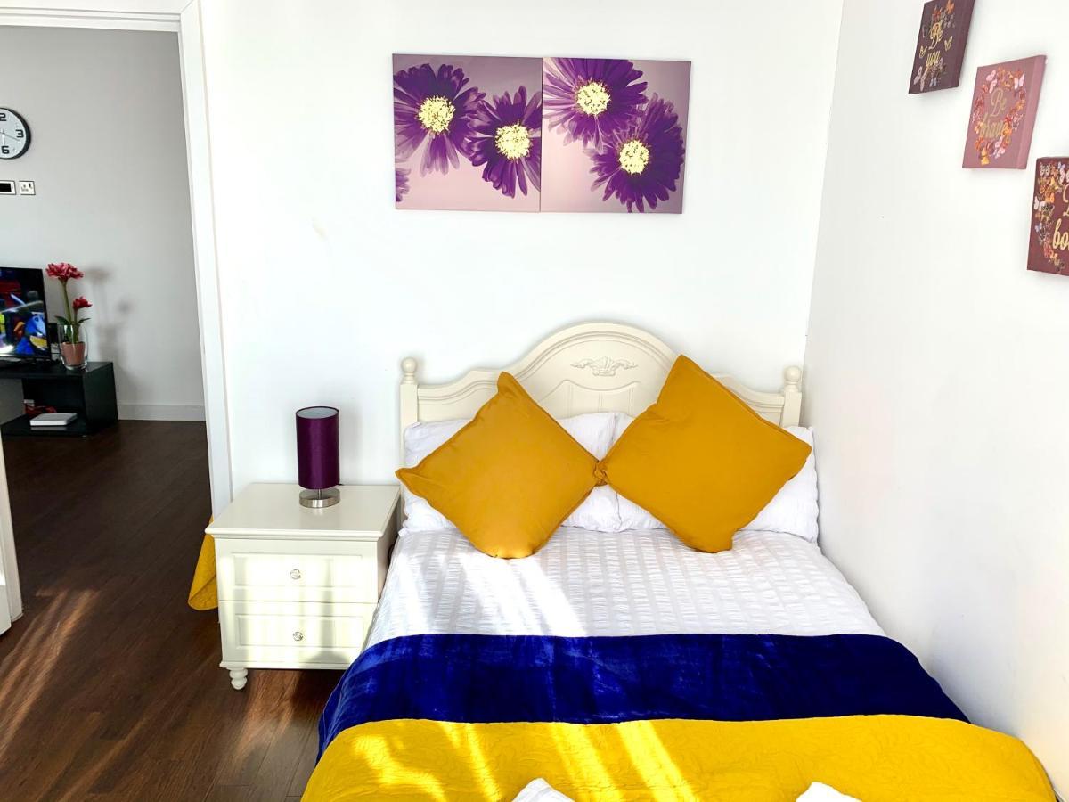 2-Bedrooms Modern Apartment Next To Velodrome, Lounge, Balcony, Parking, Abba London Kültér fotó