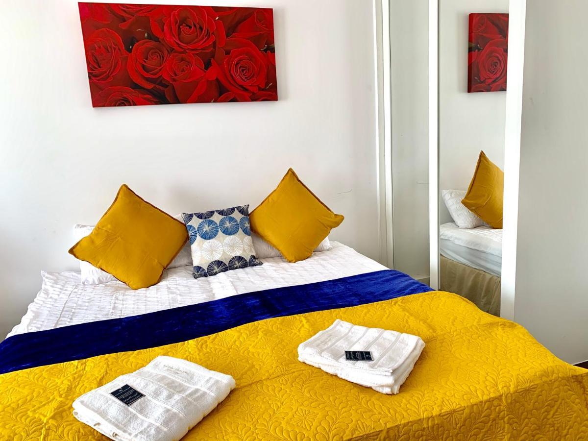 2-Bedrooms Modern Apartment Next To Velodrome, Lounge, Balcony, Parking, Abba London Kültér fotó