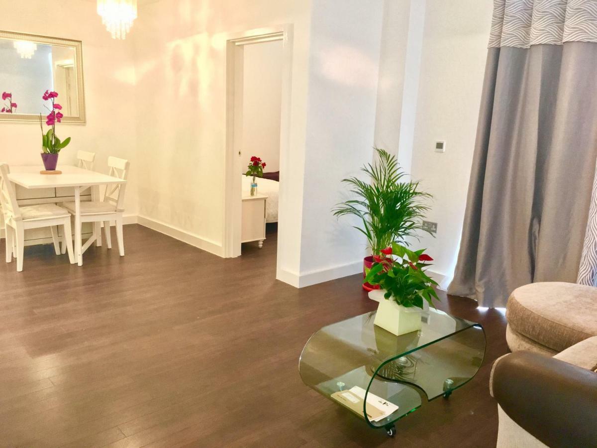 2-Bedrooms Modern Apartment Next To Velodrome, Lounge, Balcony, Parking, Abba London Kültér fotó