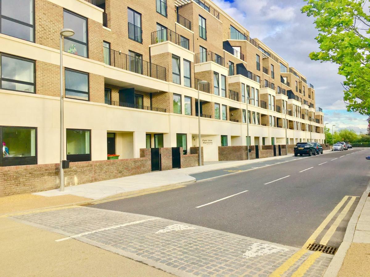 2-Bedrooms Modern Apartment Next To Velodrome, Lounge, Balcony, Parking, Abba London Kültér fotó