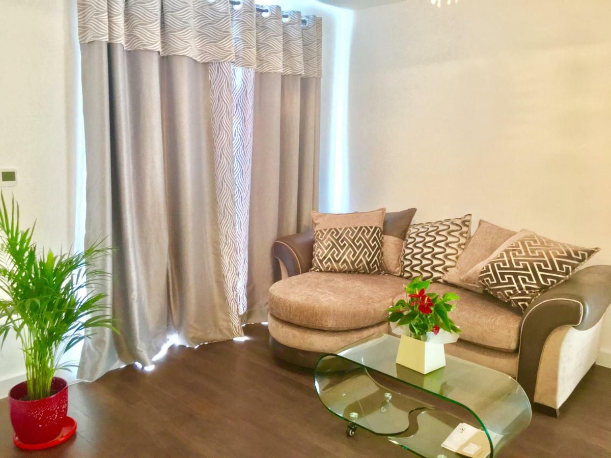 2-Bedrooms Modern Apartment Next To Velodrome, Lounge, Balcony, Parking, Abba London Kültér fotó