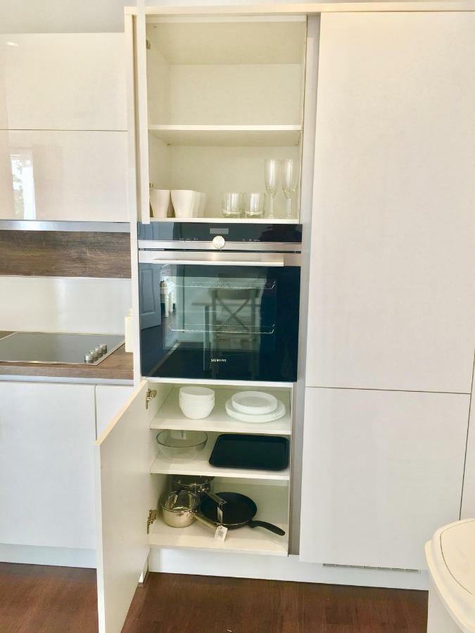 2-Bedrooms Modern Apartment Next To Velodrome, Lounge, Balcony, Parking, Abba London Kültér fotó