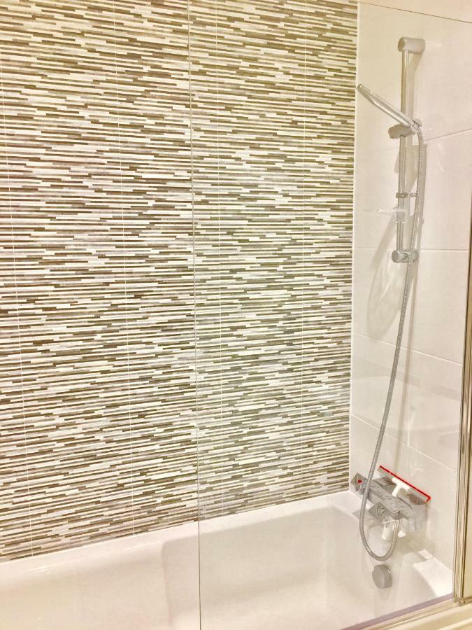 2-Bedrooms Modern Apartment Next To Velodrome, Lounge, Balcony, Parking, Abba London Kültér fotó