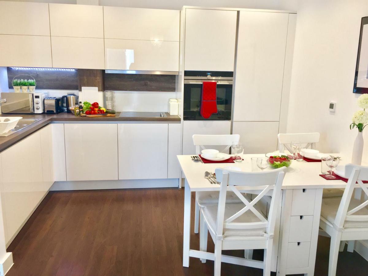 2-Bedrooms Modern Apartment Next To Velodrome, Lounge, Balcony, Parking, Abba London Kültér fotó
